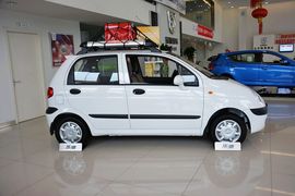 2012款宝骏乐驰1.0L手动优越型