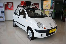 2012款宝骏乐驰1.0L手动优越型