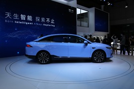   小鹏P5 上海车展实拍