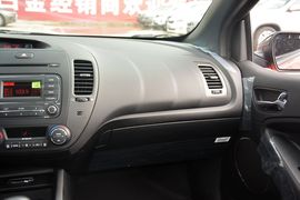 2014款起亚速迈1.6T豪华版