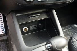 2014款起亚速迈1.6T豪华版