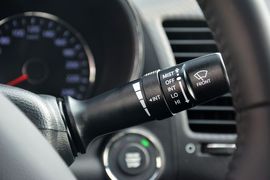 2014款起亚速迈1.6T豪华版