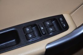 2013款奇瑞瑞虎精英版1.6L手动贺岁版DVVT