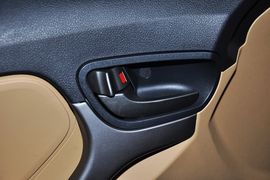 2013款奇瑞瑞虎精英版1.6L手动贺岁版DVVT