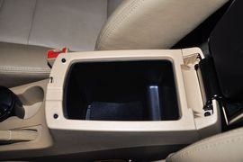 2013款奇瑞瑞虎精英版1.6L手动贺岁版DVVT