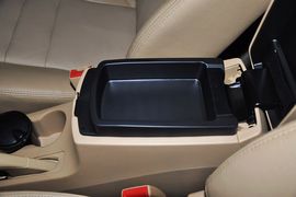 2013款奇瑞瑞虎精英版1.6L手动贺岁版DVVT