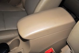 2013款奇瑞瑞虎精英版1.6L手动贺岁版DVVT