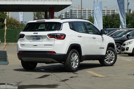   2021款 Jeep指南者 220T 自动领先版