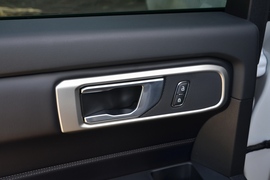 2020款福特探险者