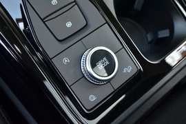 2020款福特探险者