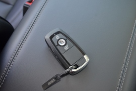 2020款福特探险者