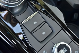 2020款福特探险者