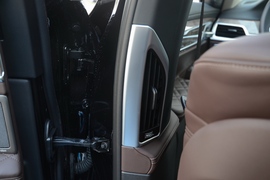2019款宝马740Li