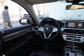 2019款宝马740Li