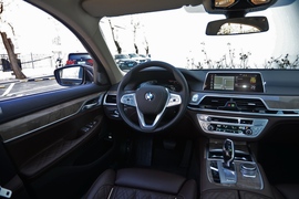 2019款宝马740Li