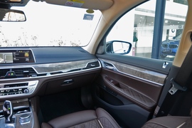 2019款宝马740Li