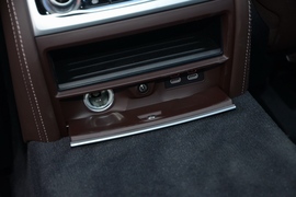 2019款宝马740Li