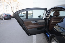 2019款宝马740Li
