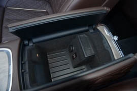 2019款宝马740Li