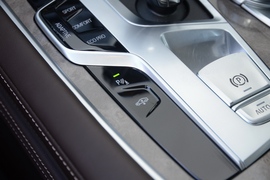 2019款宝马740Li