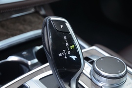 2019款宝马740Li