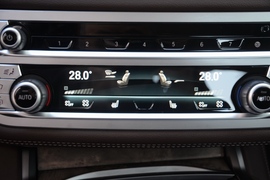 2019款宝马740Li