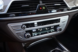 2019款宝马740Li