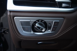 2019款宝马740Li