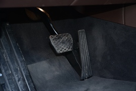 2019款宝马740Li