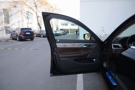 2019款宝马740Li