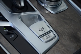 2019款宝马740Li