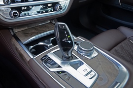 2019款宝马740Li