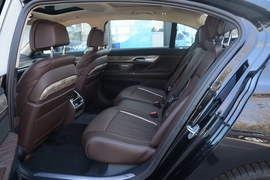 2019款宝马740Li