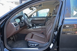 2019款宝马740Li