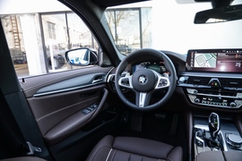2021款宝马530Li