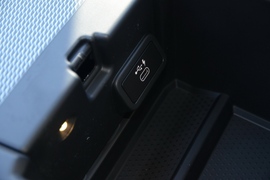 2021款宝马325i