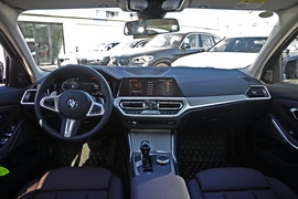 2021款宝马325i