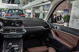 2021款宝马X5新能源