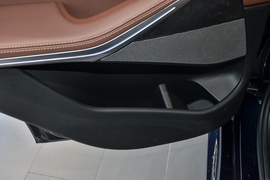 2021款宝马X5新能源