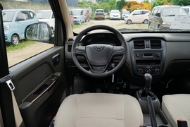 2021款五菱荣光S