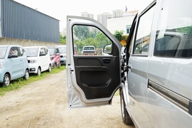 2021款五菱荣光S