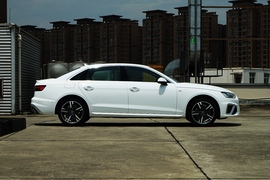2020款奥迪A4L