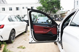 2021款宝马530Li