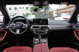 2021款宝马530Li