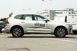 2022款沃尔沃XC60