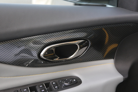 2021款广汽传祺影豹