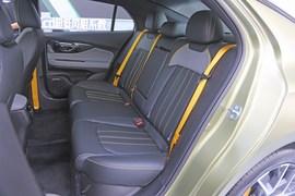 2021款广汽传祺影豹