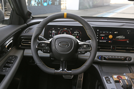 2021款广汽传祺影豹