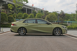 2021款广汽传祺影豹