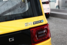 2021款五菱宏光MINI